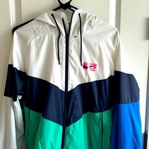 Retro style Nike windbreaker